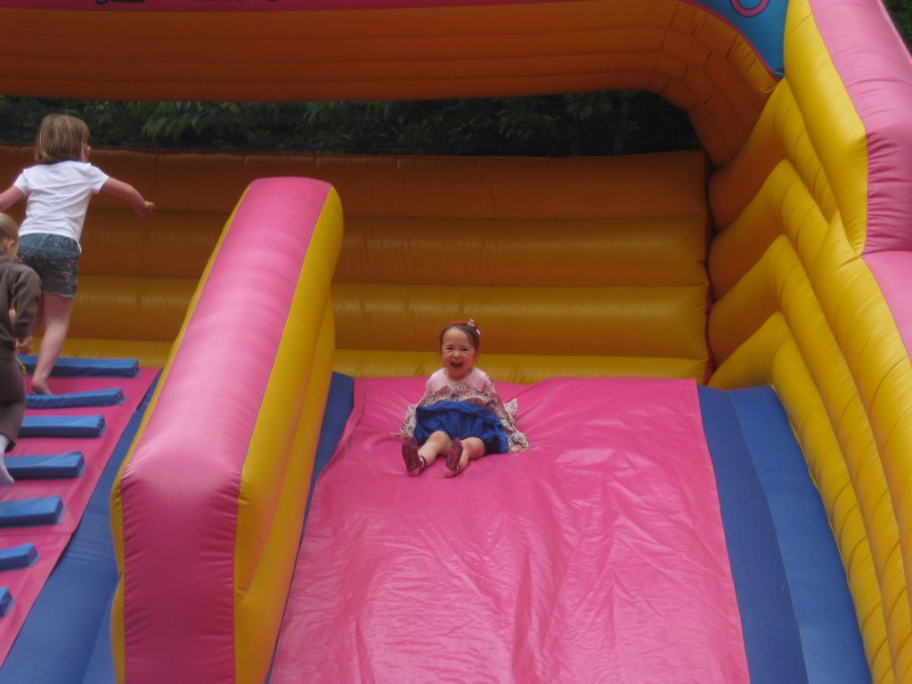 Chesham Bois fete bouncy slide