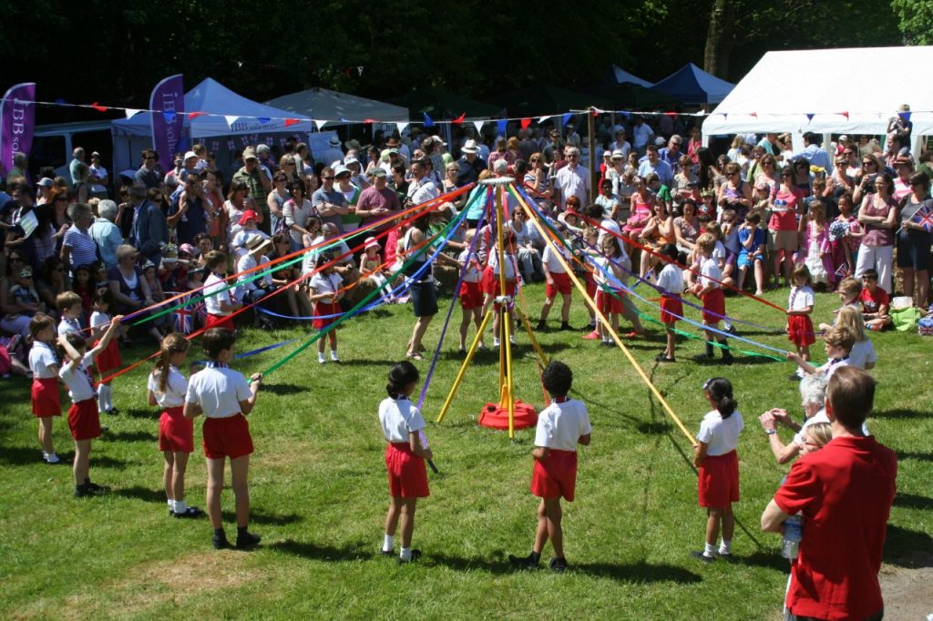 Maypole dancing chesham bois